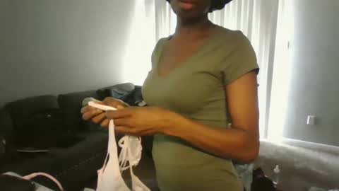 Snapshot of sweetness_cool chatting on 14, 9, 2025 sweetness_cool online show from 14, 9, 2025