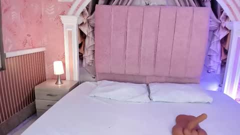 Snapshot of sweetness_siren chatting on 12, 3, 2026 siren online show from 12, 3, 2026