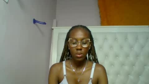Novah girlie online show from 29, 5, 2026