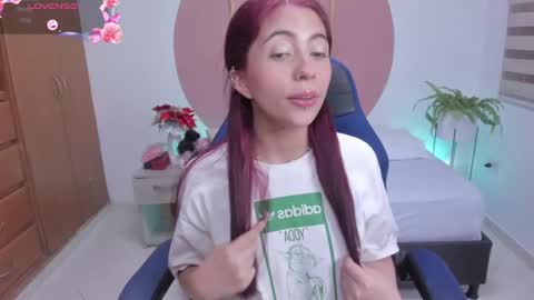 sweetpeach_20 online show from 8, 2, 2025