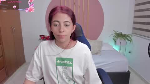 sweetpeach_20 online show from 8, 2, 2025
