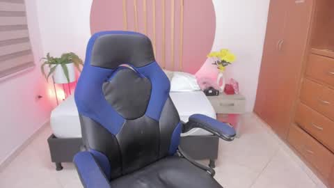 sweetpeach_20 online show from 7, 3, 2025