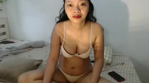 Snapshot of sweetpetitedates chatting on 29, 12, 2024 Agathababes online show from 29, 12, 2024