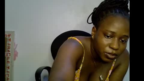 Snapshot of sweetpetitgirl chatting on 14, 2, 2026 LILY BRANDY online show from 14, 2, 2026