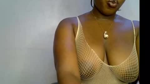 Snapshot of sweetpetitgirl chatting on 23, 2, 2026 LILY BRANDY online show from 23, 2, 2026