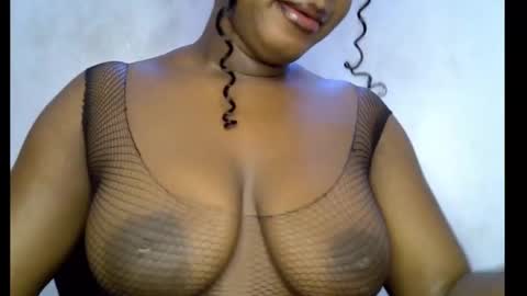 Snapshot of sweetpetitgirl chatting on 8, 3, 2026 LILY BRANDY online show from 8, 3, 2026