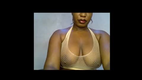 Snapshot of sweetpetitgirl chatting on 25, 3, 2026 LILY BRANDY online show from 25, 3, 2026