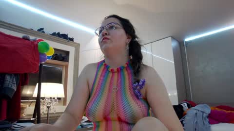 SweetRaisa online show from 11, 1, 2025