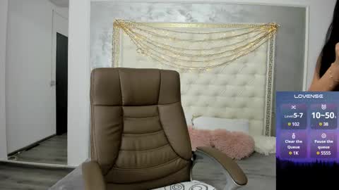 Snapshot of sweetsexangel chatting on 2, 3, 2025 Goddess Allysse online show from 2, 3, 2025