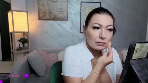 Snapshot of sweetsexangel chatting on 12, 10, 2025 Goddess Allysse online show from 12, 10, 2025