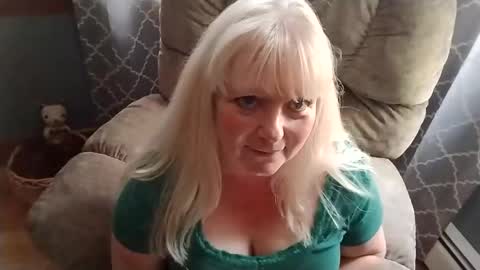 Snapshot of sweetsorcery777 chatting on 22, 9, 2025 Formerly known as thanks4cumming24 online show from 22, 9, 2025