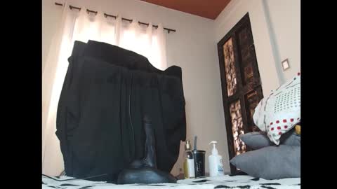 Snapshot of sweett_17 chatting on 22, 11, 2025 dulce online show from 22, 11, 2025