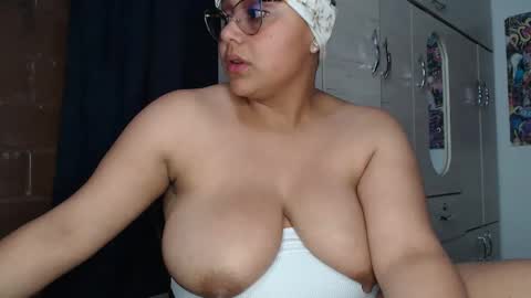 Snapshot of sweett_candy1 chatting on 26, 9, 2025 sweett_candy1 online show from 26, 9, 2025