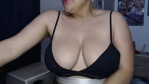 Snapshot of sweett_candy1 chatting on 27, 9, 2025 sweett_candy1 online show from 27, 9, 2025