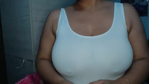Snapshot of sweett_candy1 chatting on 7, 10, 2025 sweett_candy1 online show from 7, 10, 2025