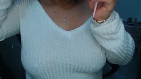 Snapshot of sweett_candy1 chatting on 19, 10, 2025 sweett_candy1 online show from 19, 10, 2025