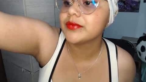 Snapshot of sweett_candy1 chatting on 26, 10, 2025 sweett_candy1 online show from 26, 10, 2025