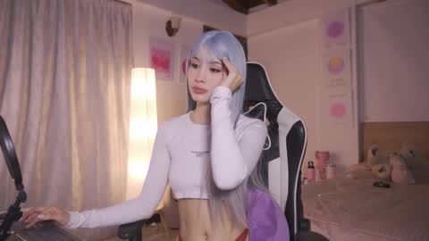 Cat independent model  online show from 20, 11, 2025