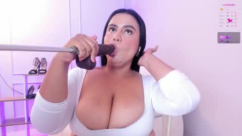 Snapshot of sweett_katty_ chatting on 24, 10, 2025    1430 - 22-00 online show from 24, 10, 2025