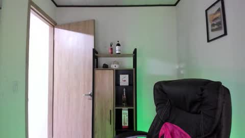 Snapshot of sweett_lust chatting on 17, 2, 2026 sweett_lust online show from 17, 2, 2026