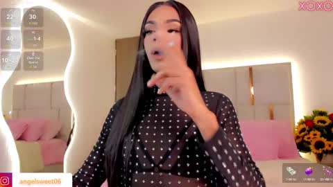 Snapshot of sweett_shinexx chatting on 22, 9, 2025 angel online show from 22, 9, 2025