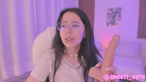 Snapshot of sweett_vera chatting on 4, 2, 2025 Veronicca online show from 4, 2, 2025
