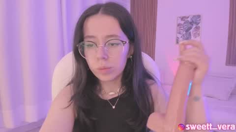 Snapshot of sweett_vera chatting on 1, 3, 2025 Veronicca online show from 1, 3, 2025