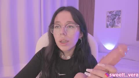 Snapshot of sweett_vera chatting on 4, 3, 2025 Veronicca online show from 4, 3, 2025
