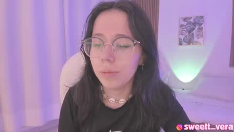 Snapshot of sweett_vera chatting on 7, 3, 2025 Veronicca online show from 7, 3, 2025