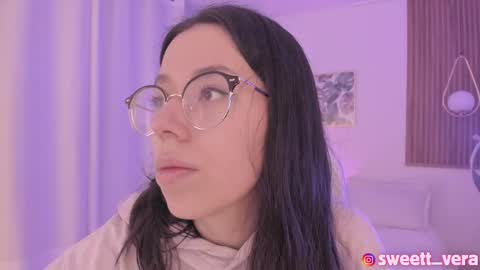 Snapshot of sweett_vera chatting on 8, 3, 2025 Veronicca online show from 8, 3, 2025