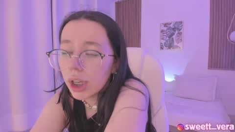 Snapshot of sweett_vera chatting on 11, 3, 2025 Veronicca online show from 11, 3, 2025