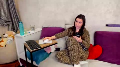 Snapshot of sweetteets24 chatting on 21, 2, 2025 fansly SweetSofia24 online show from 21, 2, 2025