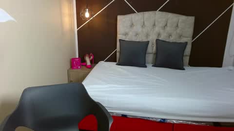 Scarlet online show from 22, 9, 2025