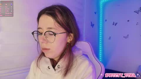 Snapshot of sweettvera_ chatting on 17, 11, 2025 Veronica Independent Model online show from 17, 11, 2025