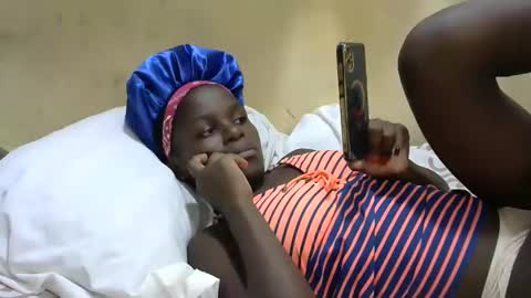 Snapshot of sweetvallerie chatting on 13, 2, 2025 sweetvallerie online show from 13, 2, 2025