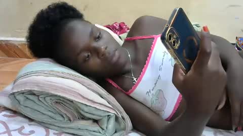 Snapshot of sweetvallerie chatting on 16, 2, 2025 sweetvallerie online show from 16, 2, 2025