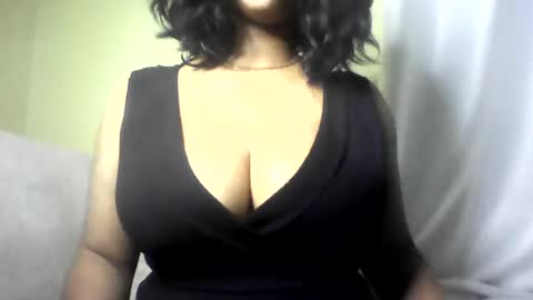 Snapshot of sweetveee chatting on 4, 7, 2026 Vee online show from 4, 7, 2026