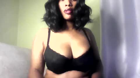 Snapshot of sweetveee chatting on 5, 7, 2026 Vee online show from 5, 7, 2026