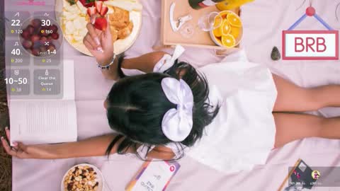 sweetviolet___ online show from 19, 10, 2025