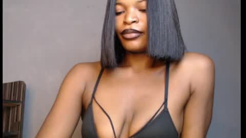 sweetxxboobsx online show from 24, 4, 2026