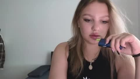 Snapshot of sweety_bettyyy chatting on 3, 8, 2026 Betty online show from 3, 8, 2026