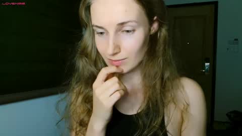 sweety_fruits online show from 25, 2, 2025