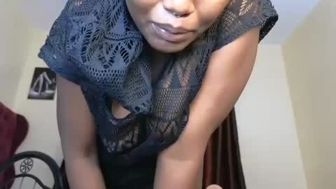 Snapshot of sweety_shawtys chatting on 13, 12, 2024 shawtyshasha online show from 13, 12, 2024