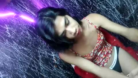 Snapshot of sweetyguyxxx1998 chatting on 27, 10, 2025 - allen online show from 27, 10, 2025