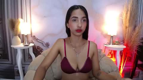 Snapshot of sweetylally chatting on 24, 11, 2025 LAURA online show from 24, 11, 2025