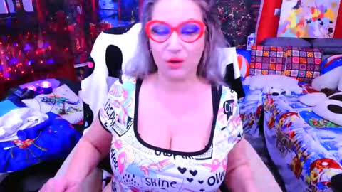 Lisa online show from 1, 1, 2025