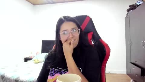 sweetyypeach online show from 3, 12, 2024