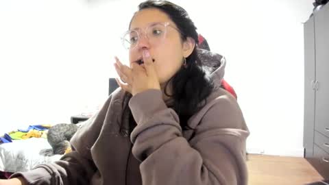 sweetyypeach online show from 4, 12, 2024