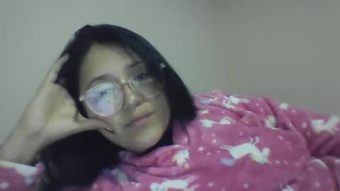 sweetyypeach online show from 24, 12, 2024