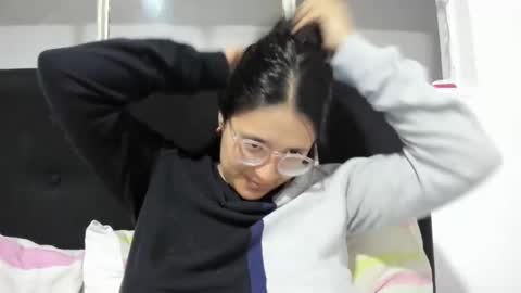 sweetyypeach online show from 17, 1, 2025